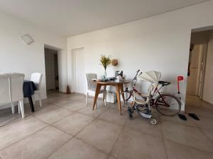 Petite chambre simple et propre Orly dans appartement