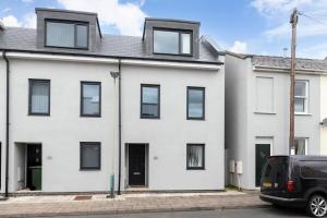 Modern Four Bedroom Four Bathroom Home