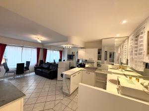 2 pieces 50 metres des plages