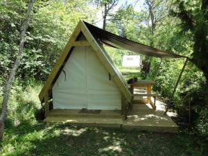 Campings Camping La Ferme de Castellane : photos des chambres