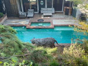 Laurel Canyon Sanctuary with Pool and Spa