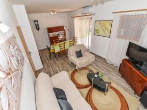 Holiday Home in Veli Iž near the Sea