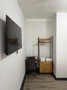 247 Serviced Rooms Self catering