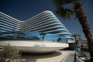 White Titanic - Pink