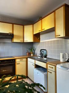 Le Papillon Jaune, proche de la gare