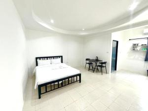 Patong Canal Villa 102