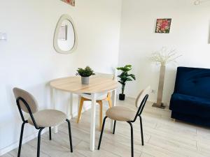 Warsaw Inside Pola Karolińskie