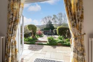 Tranquil Two Bedroom Home on Leckhampton Hill