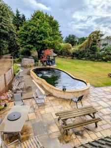 Self-contained 2 bedroom annexe in secluded country house