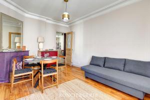 Cozy and Elegant Stay in Paris