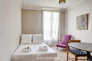 Cozy and Elegant Stay in Paris