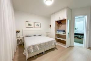 Lindo apt reformado - 3 quartos - Ed. frente mar