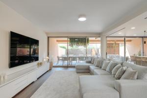 Salgados Premium Beach Villa by DAHome