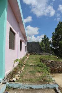 Entire 4 Bedroom Vacation Home - The Chimes House