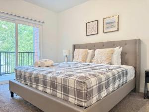 ATL Condo with King Bed Free Street Parking 525Pkwy217