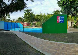 Forest 15 minutes from Manta! Beach nearby