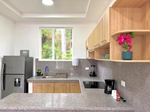 Forest 15 minutes from Manta! Beach nearby