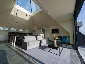 Lovely holiday home Walleken with a pond