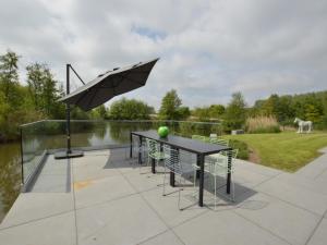 Lovely holiday home Walleken with a pond