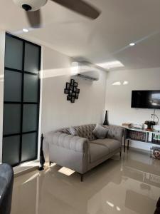 Modern apartment in a great location in Altabrisa