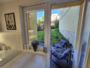 Quiet place within reach of the center