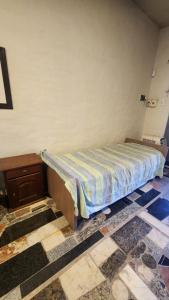 Sencilla, frente al río