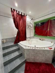 Le Mas des Vignes parisian hacienda