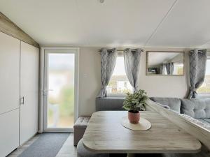 Kindred, a relaxed coastal escape in Swanage, Dorset with 300mbps WiFi