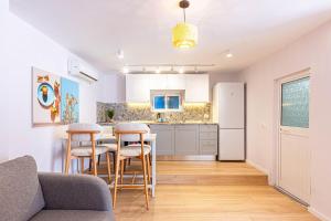 Dhermis Icon Big Studio Apt 2