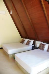 Coco Breeze Cabanas - free Airport pick up or off