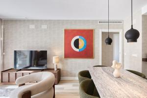 Luxury Apartment Tamana Burgundy - by Welcomely