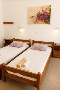 Merryland Studios & Apartments