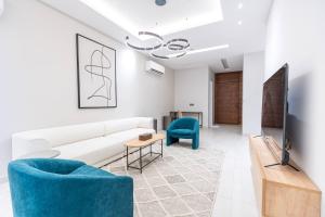 Luxurious 3BR Apartment With Self check-in NZL229