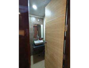 Dream Vibes Studio Apartment-Gaur City Center