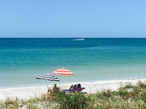 2 Bedroom Beachside Suite