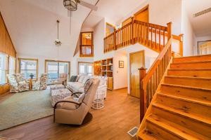 K0032 Fish & Ships - Soundfront Oasis! Waterfront, AMAZING VIEWS! Partial Stays