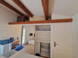 logement entier en pleine nature avec jardin terrasse tennis pétanque piscine