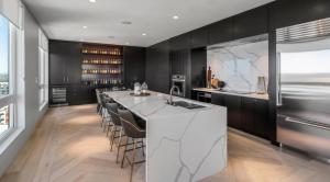 Luxury Stay In Midtown, 4 minutes to Mercedez Benz Stadium and more!
