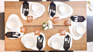 Aurora Loft Oasis - Chic Coastal Stay