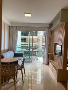 Praia do canto Apart Hotel - Apto 203 Varanda Lateral com Vista Mar