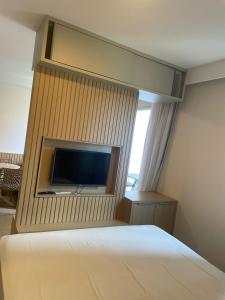 Praia do canto Apart Hotel - Apto 203 Varanda Lateral com Vista Mar