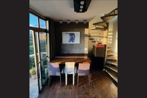 Apartamento duplex com muito charme próximo ao Parque Ibirapuera