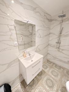 Lovely Apartment - 15 Min from Airport & City Center, 5 Min from Vienna Main-Bus Station EZ10a