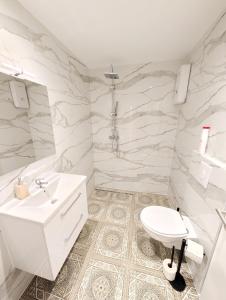 Lovely Apartment - 15 Min from Airport & City Center, 5 Min from Vienna Main-Bus Station EZ10a