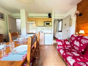 Charmant appartement au pied des pistes avec piscine - FR-1-505-208