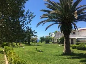 Garden house - 基拉奇尼