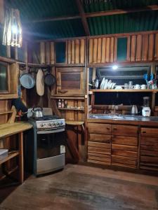 Live the Jungle - Rustic Refuge