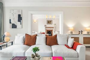 Royal Holland Park - Central AC and Elevator