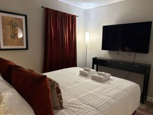 Savannah Home|Pool|Hot Tub|Sleeps8|pet+