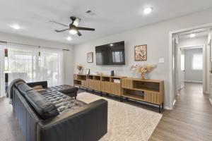 Charming 3-bedroom house in terrific Houston with AC, WiFi